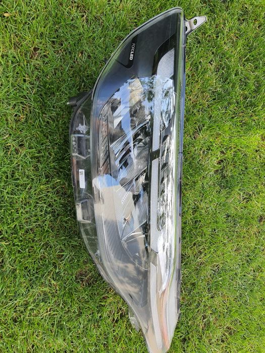 Ford Transit Custom II lampa prawa