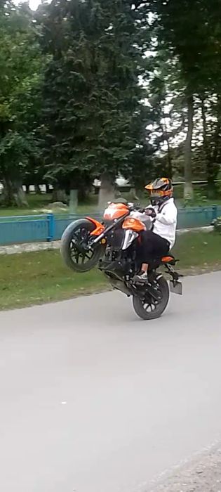 Продам мотоцикл ліфан 220