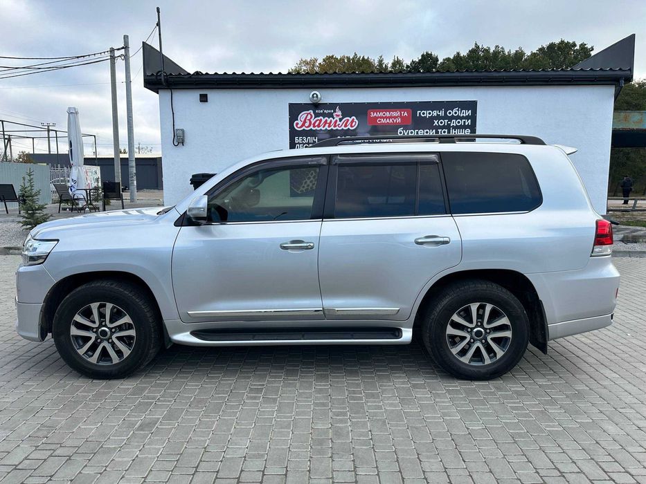 Toyota LC200 / Обмін на електромобіль.