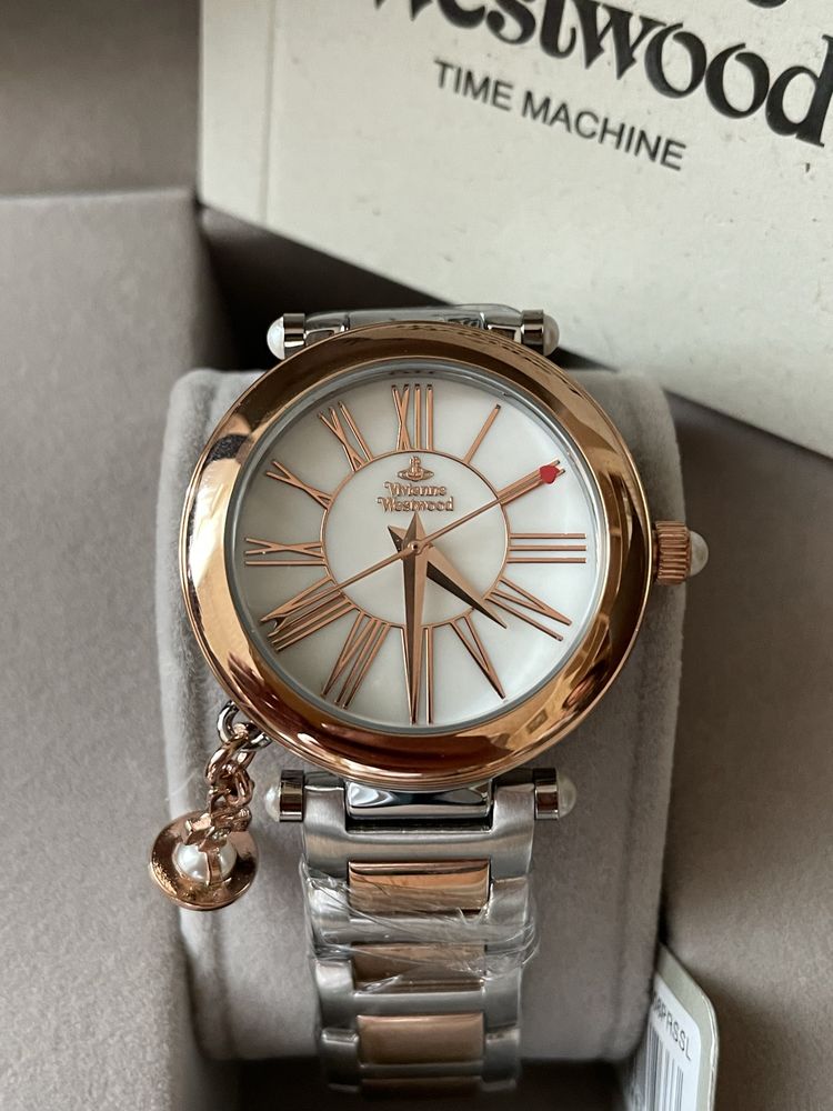 Новий годинник Vivienne Westwood