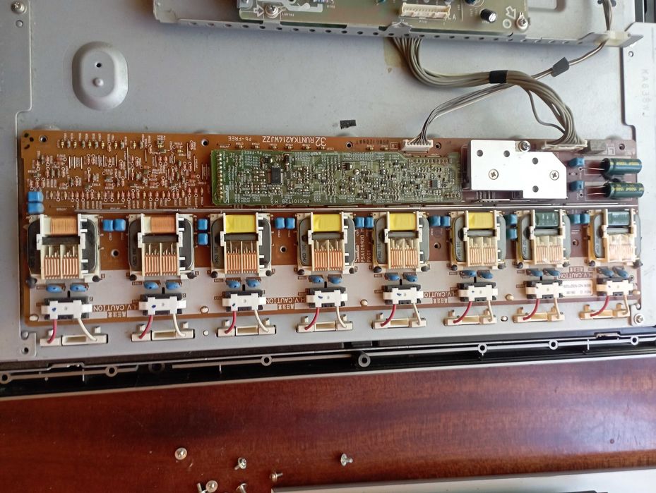Sharp LC-32RA1E на запчастини