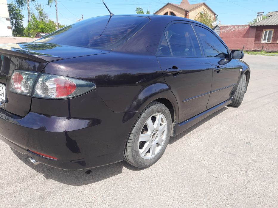 Автомобіль мазда