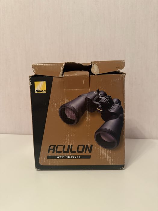 Бінокль Nikon Aculon