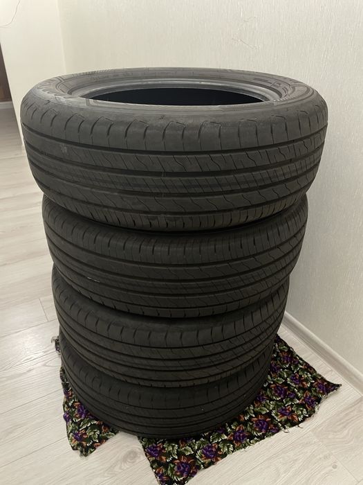 Нові літні шини Goodyear EfficientGrip 2 SUV 215/60R17 97V