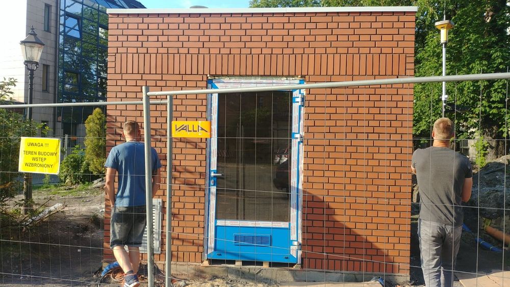 Murowanie z kamienia ,klinkieru i pustaków.