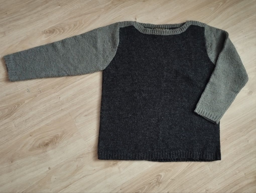 Prosty męski sweter