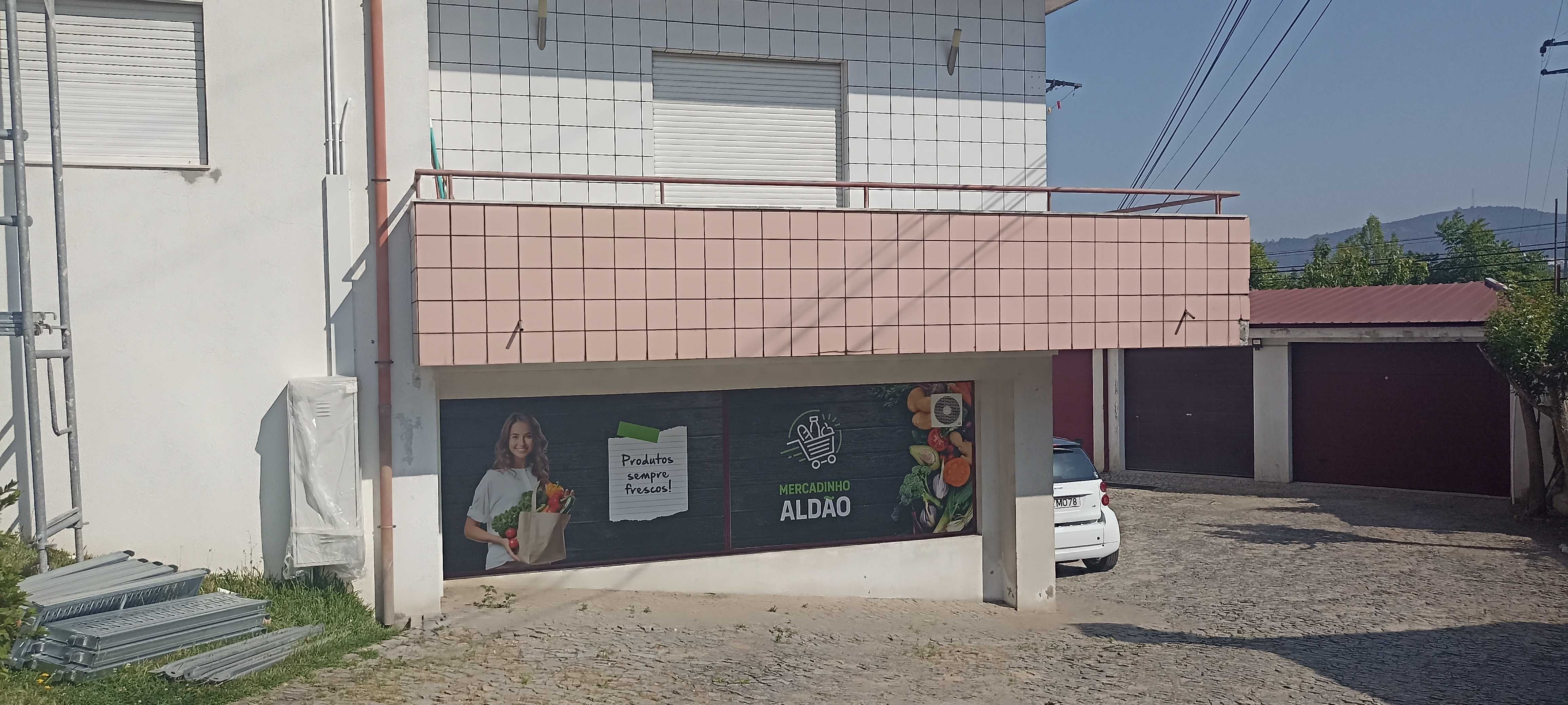 Apartamento T2/ Loja, Aldão, Guimaraes