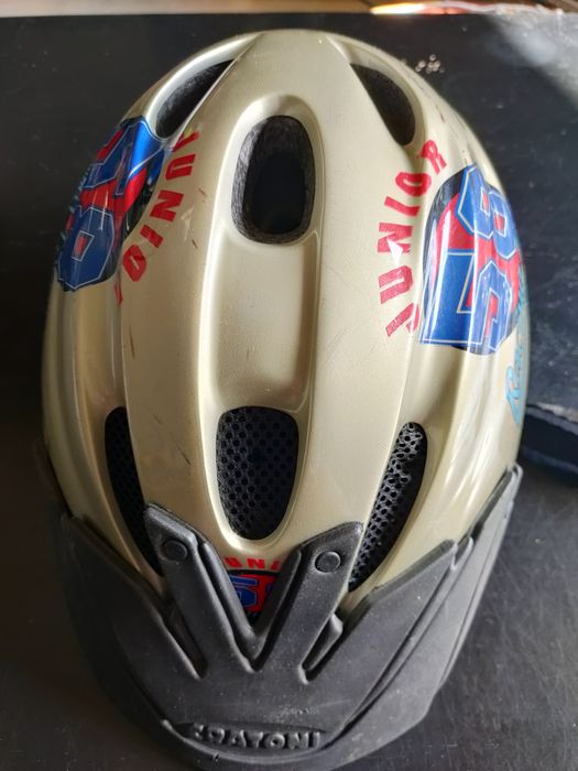 Kask dziecięcy. Cratoni