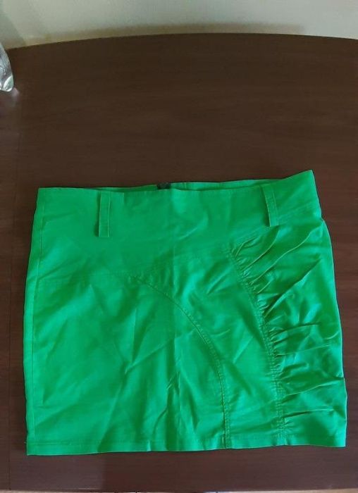 Зеленая юбка мини на лето весну