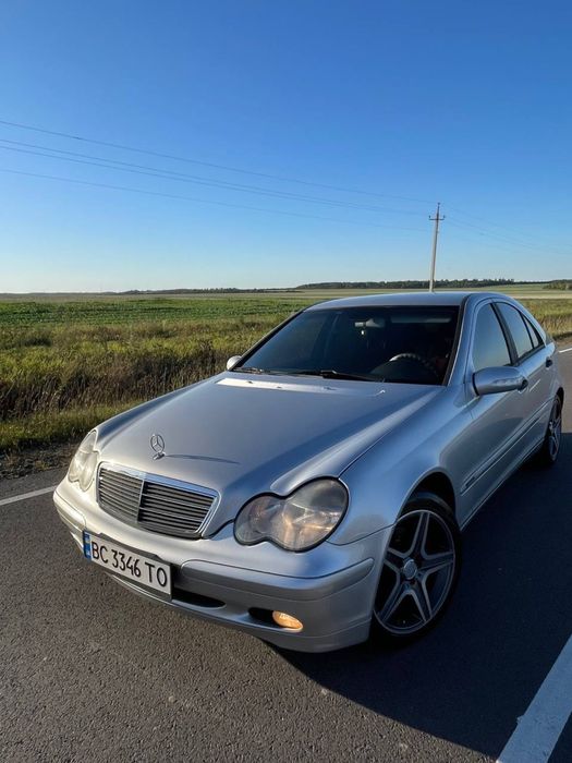 Mercedes c 180.