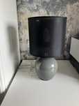 Lampa stojaca porcelanowa podstawa ,szarny klosz wys.33 cm