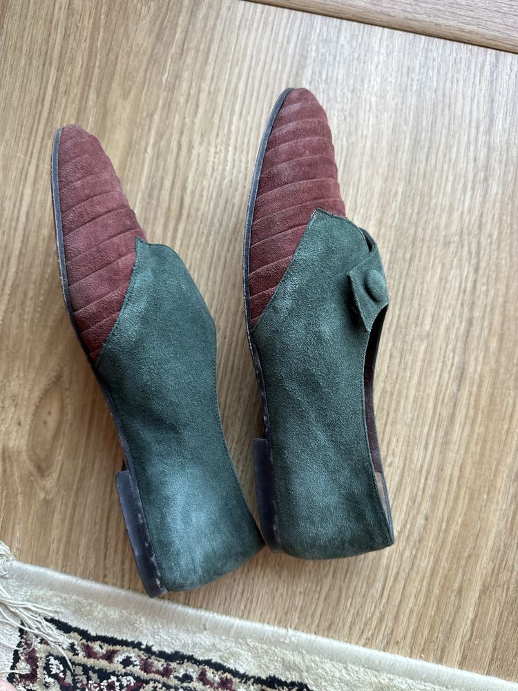 Sapatos de Camurça Usados en buen estado Size 37 cor Burgundy e Verde
