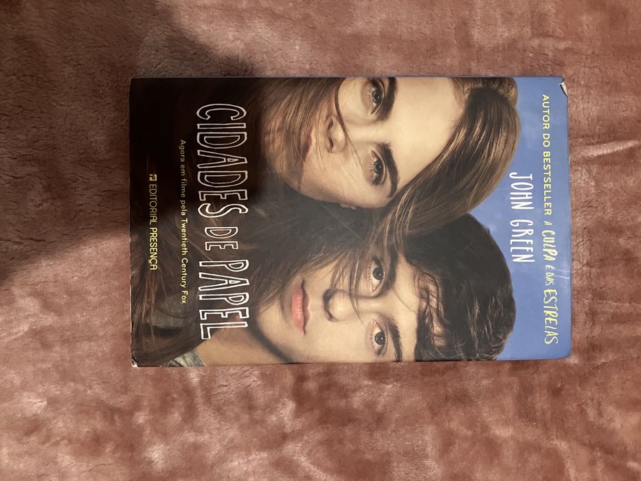 Livros variados como novos