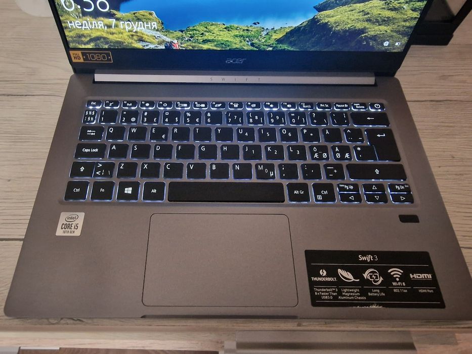 Acer Swift i5-10го/ОЗУ 16Gb/Nvme m2 256Gb/UHD Graphics 2Gb.
