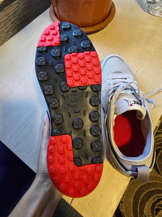 Кросівки жіночі Nike