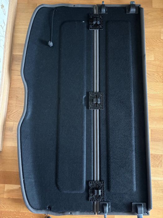 Продаю задню поличку багажника для Audi Q5