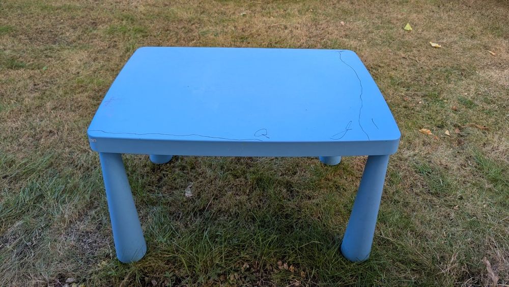 Stolik i 2 krzesła IKEA Mamut dla dzieci