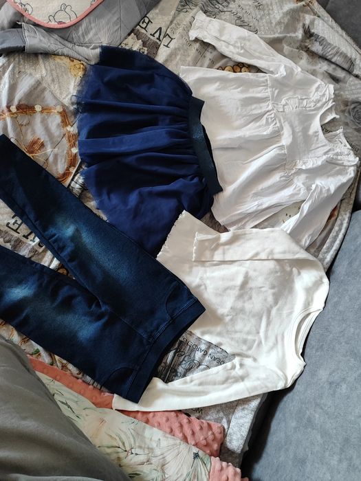 Zestaw ubranek na jesień 98 i 104, strój biedronki i kurtka