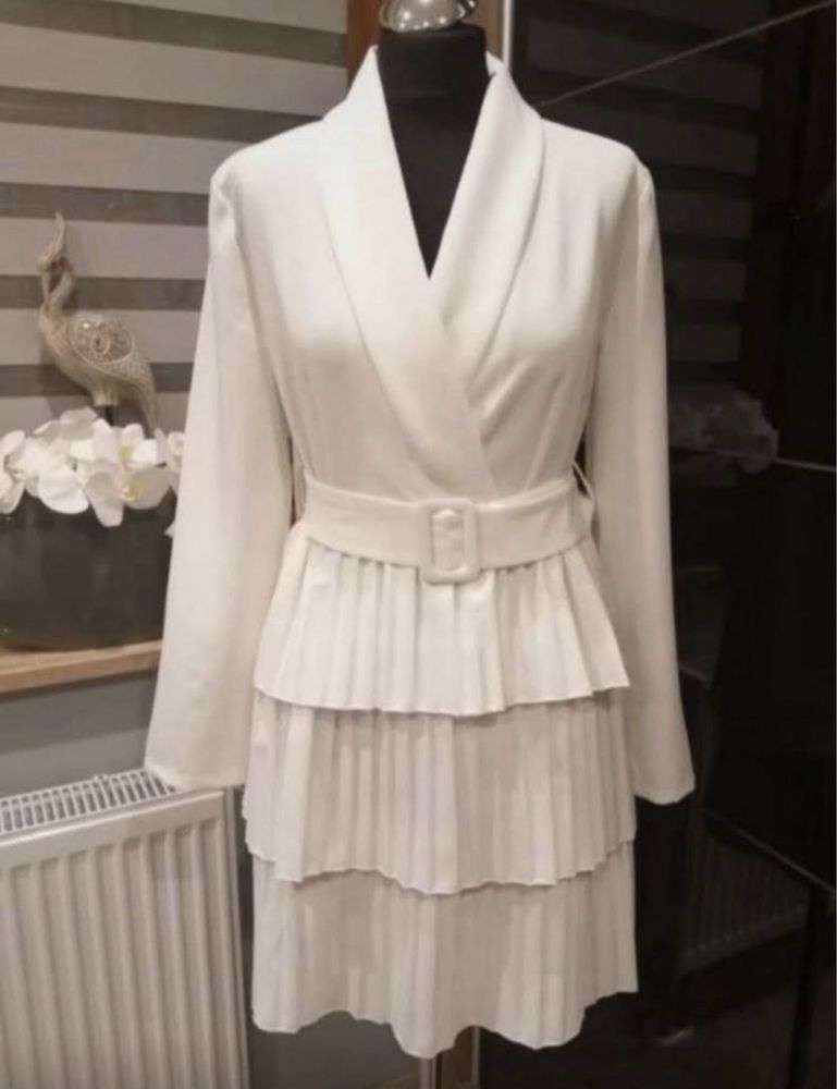 Plisowana sukienka mini marynarkowa in the style xxl 44 42 xl