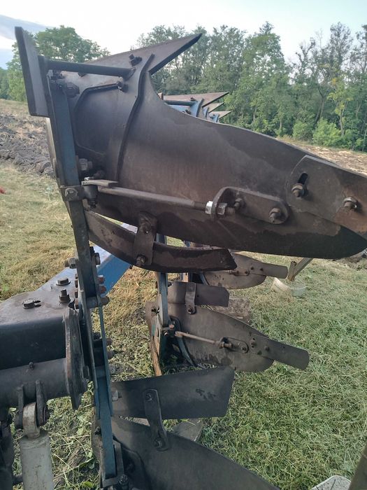 Плуг оборотний 4+1