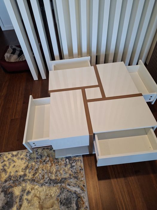 Mesa  quadrada de sala