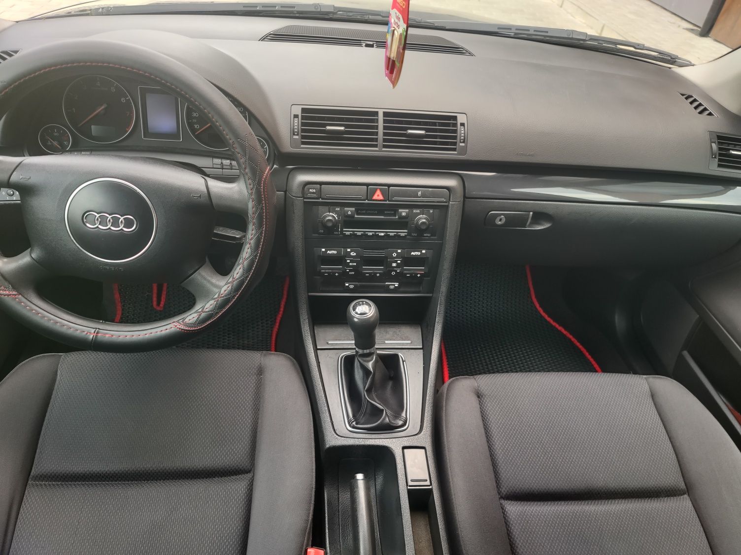 Audi A4B6 , 1,6 бензин , 2003р.