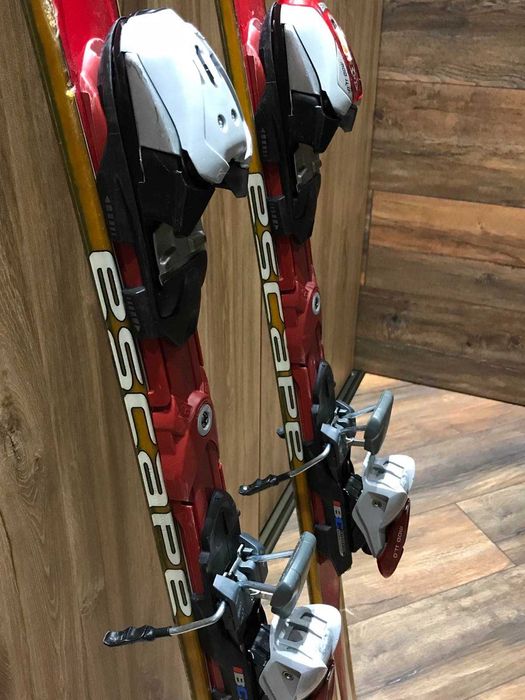 Лижі K2 Escape Cruiser 168 см з кріпленнями та палицями, оригінал