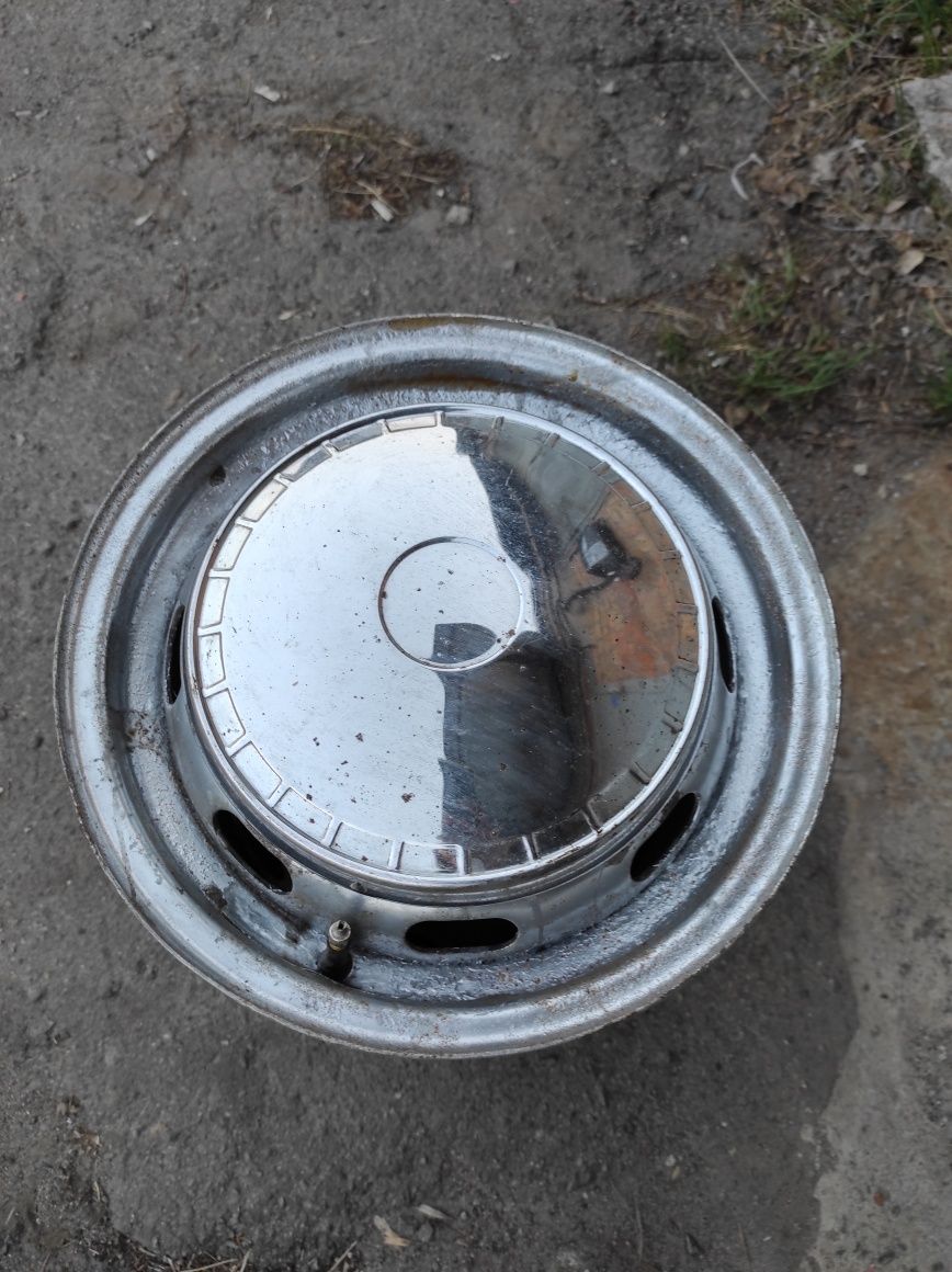 Штампованные ранние диски ваз 2101 р13 с ушками под колпак