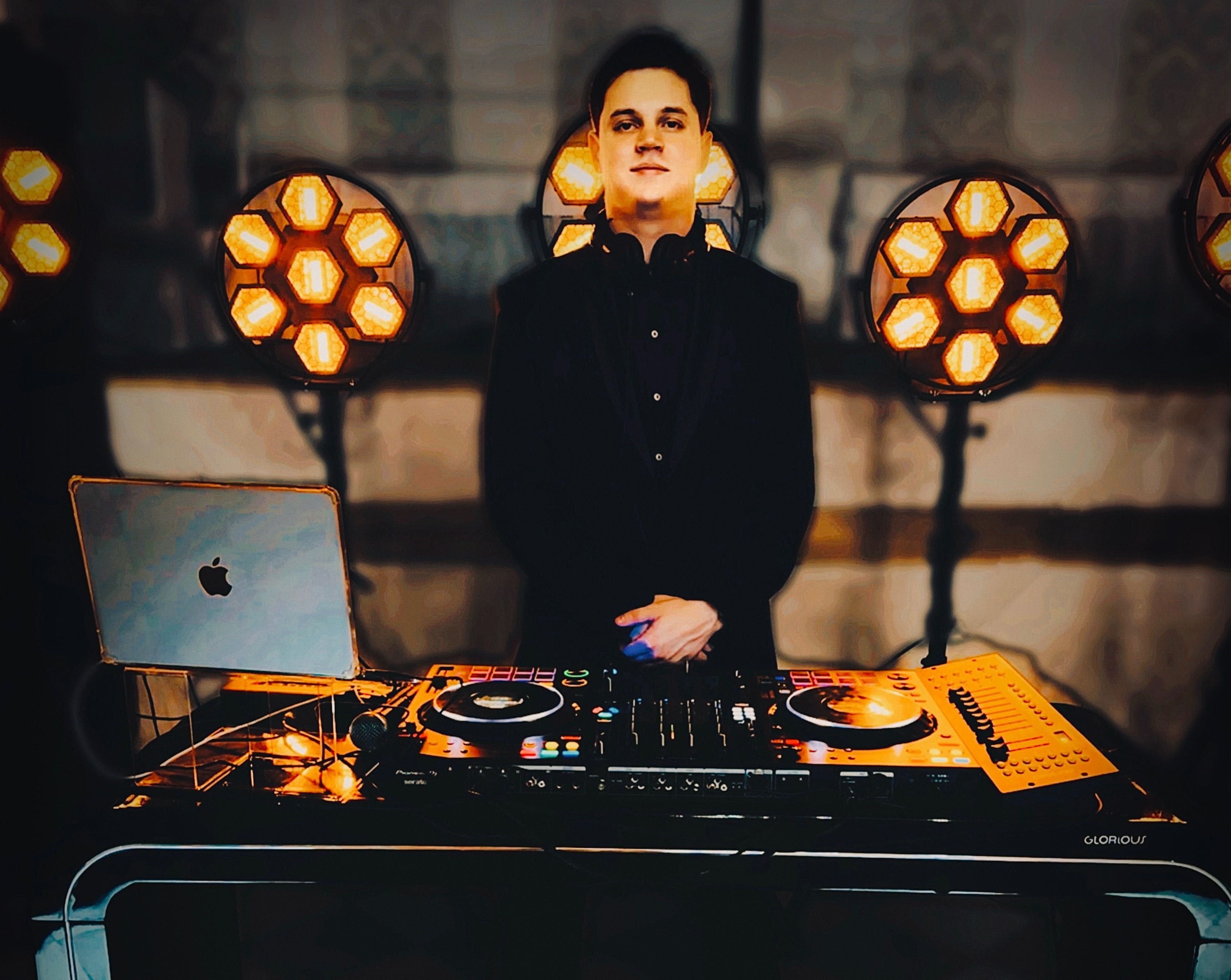 Najlepszy DJ na imprezę! Urodziny Wesele Ciężki Dym Iskry Sceniczne