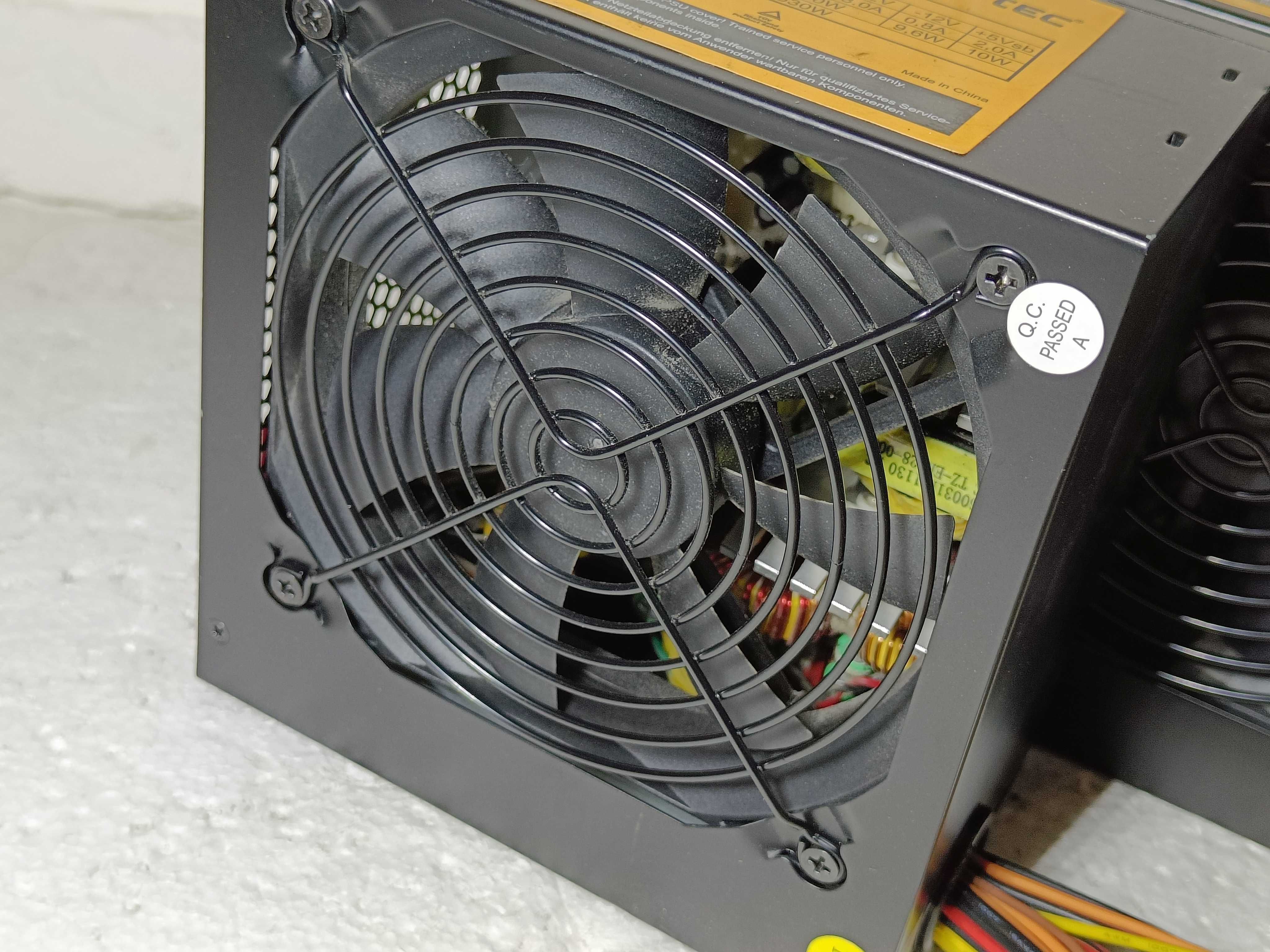 Блок живлення I-TEC 530W 8pin GPU 4+4pin CPU ВІДМІННИЙ СТАН -