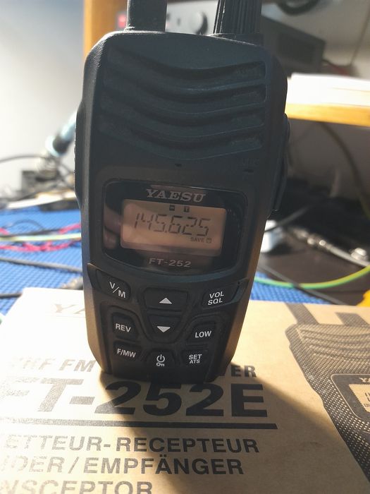 Yaesu FT 252E ( portátil monobanda VHF) 2 metros
