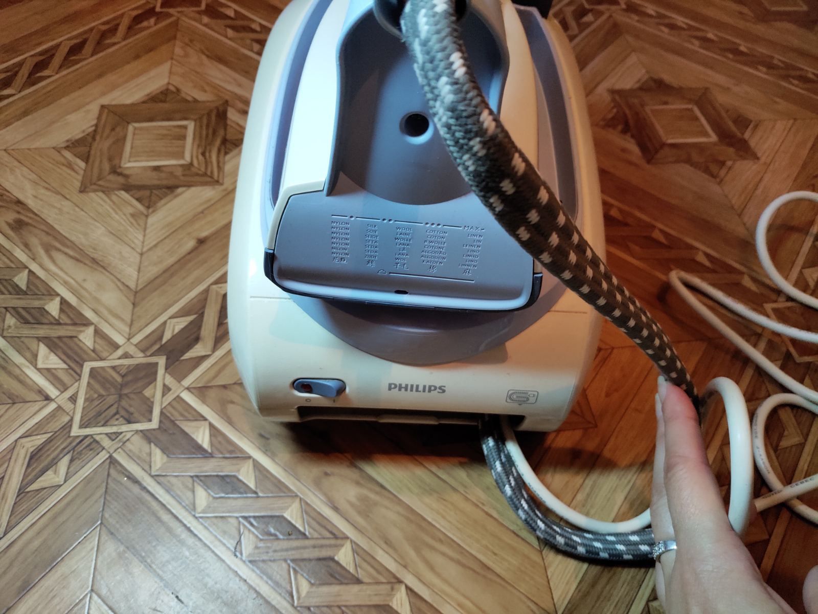 Праска з парогенератором PHILIPS