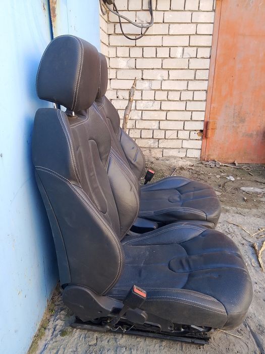 Продам кожаные сиденье