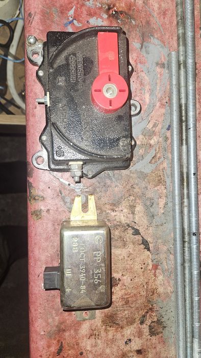 Реле зарядкі 24v