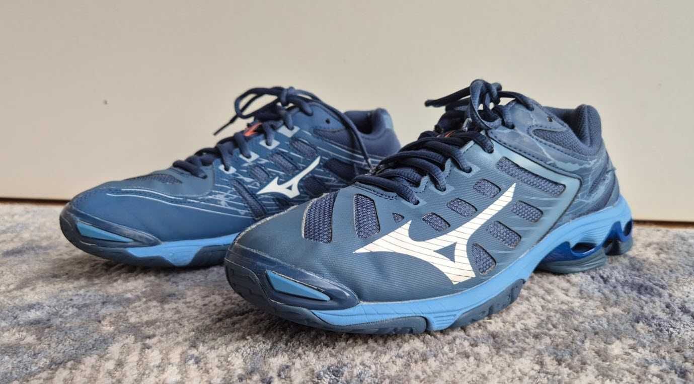 MIZUNO Wave Voltage buty do siatkówki rozmiar 40
