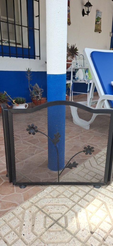 Base e proteção de lareira