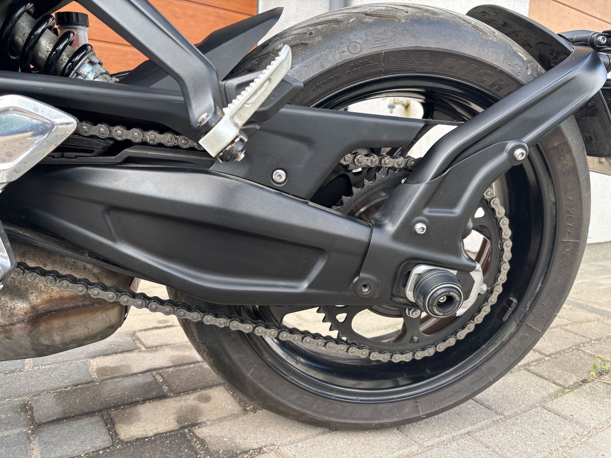 Triumph trident 660 z Roku 2023