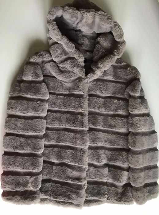 Шуба серая короткая с капюшоном