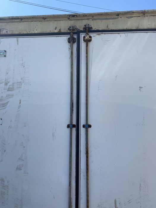 Металевий напівпричіп/кузов, вантажний контейнер, склад фургон