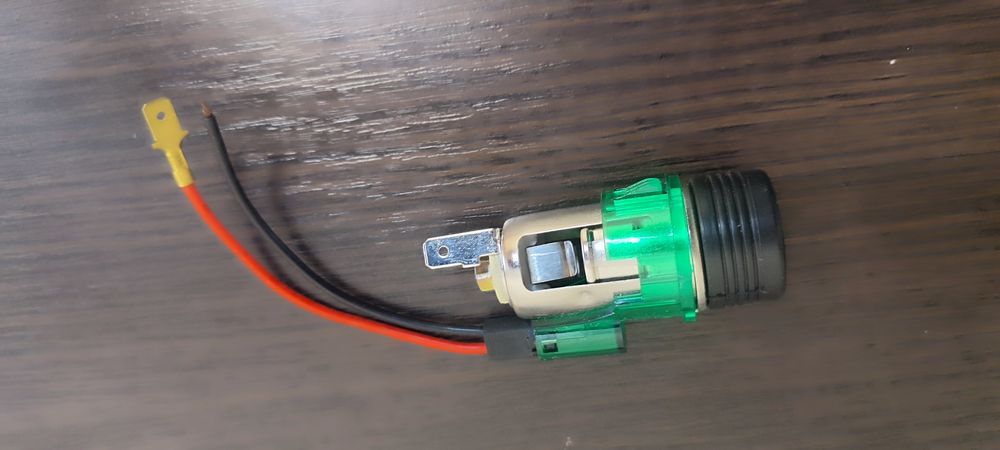 Прикуриватель (гніздо) автомобильный с зеленой подсветкой 12V
