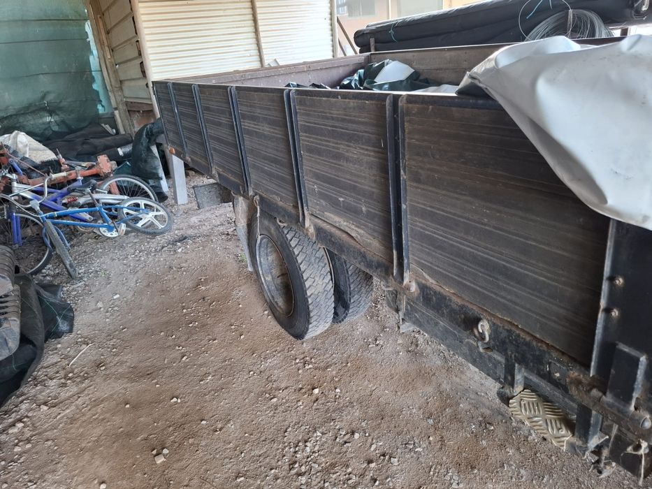 Carrinha caixa aberta com muita força