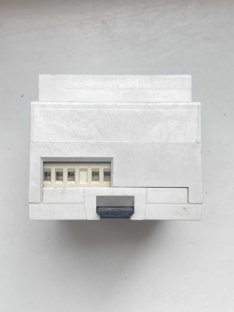 SCHNEIDER model PM9C Analizator/miernik  sieci  - Zdemontowany Sprawny