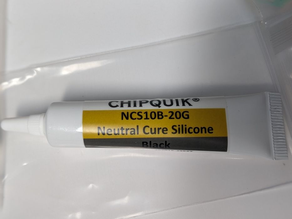 Продам клей-герметик силиконовый  CHIPQUIK  черный  Америка