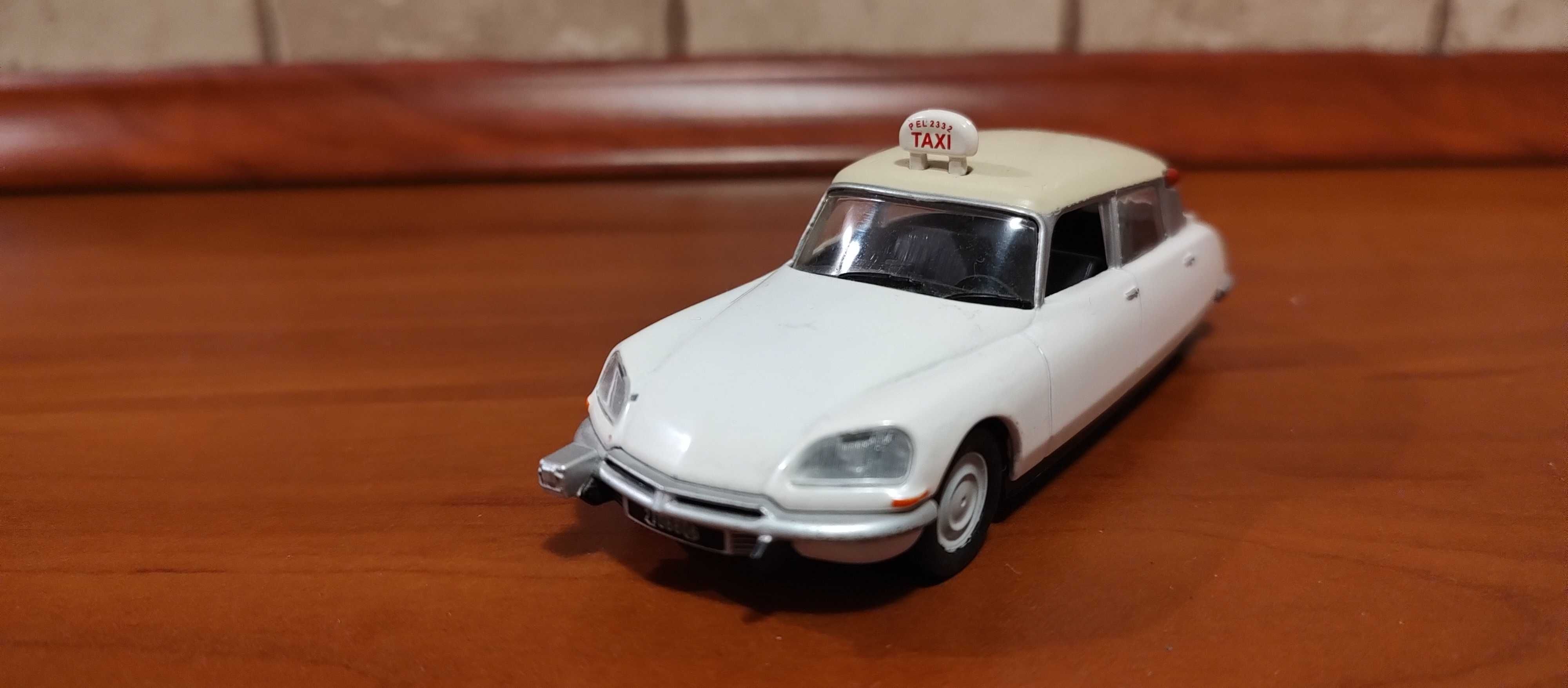 Citroen DS19 taxi Paris 1968 skala 1/43