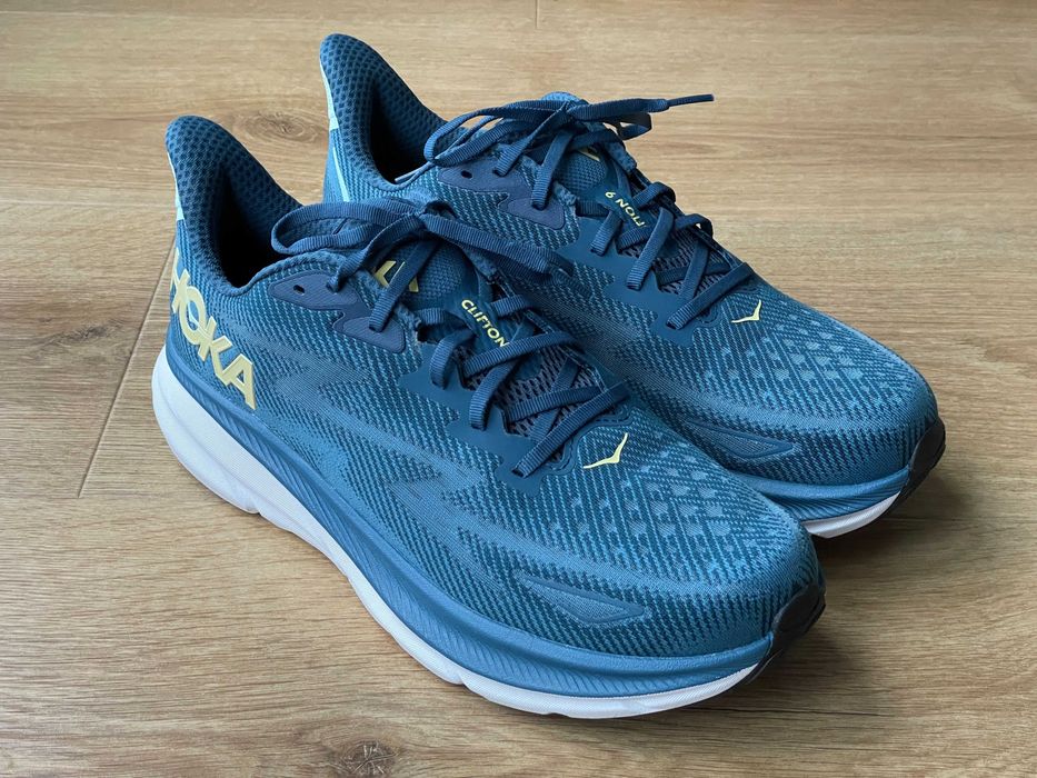 Кроссівки для бігу HOKA Clifton 9 сині-жовті 1127895-MOBS 46 2/3 30 СМ