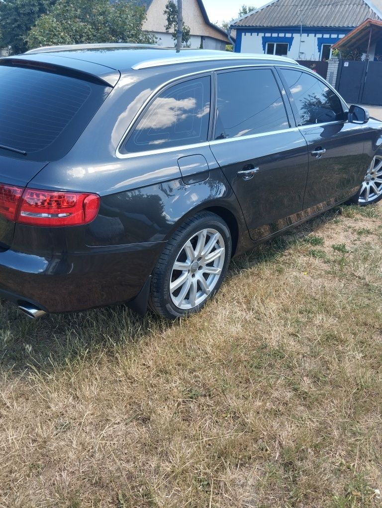 Audi A4 B8 8K 2010року