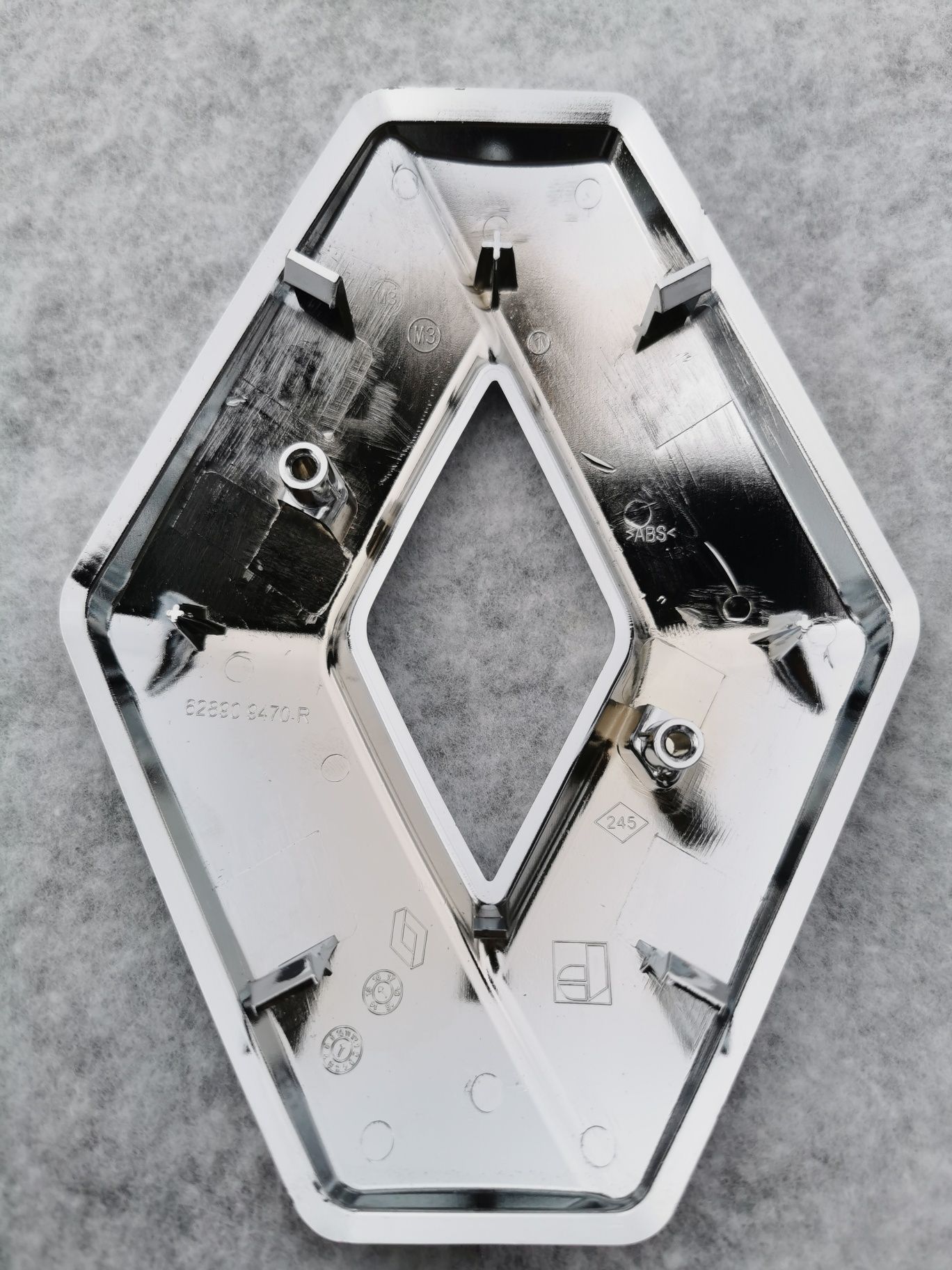Znaczek emblemat przód Renault Clio IV Captur Megane Scenic