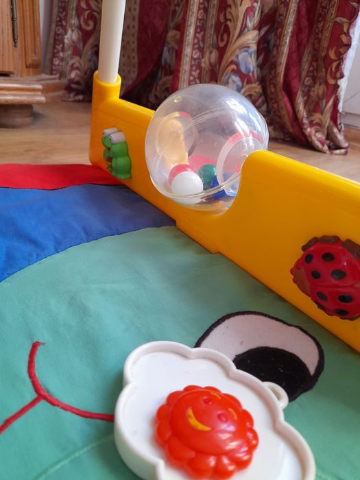 Mata do zabawy z akcesoriami Chicco