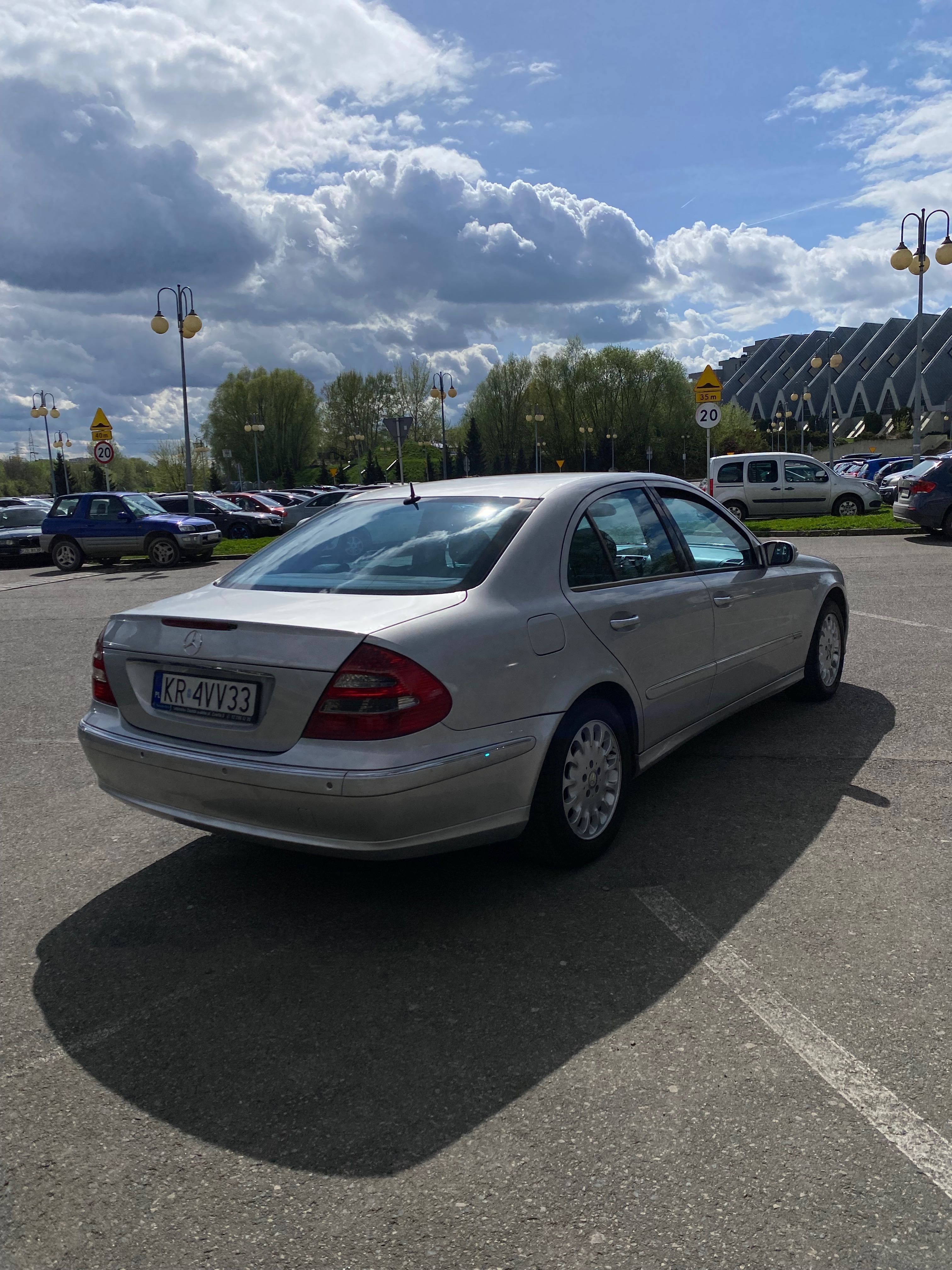 Mercedes-Benz w211