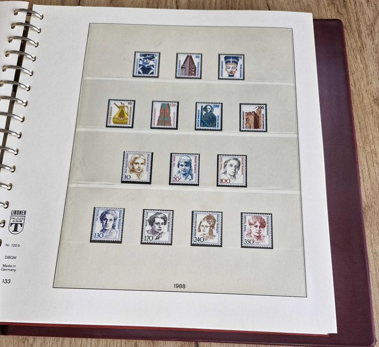 Znaczki pocztowe , klaser dedykowany Niemcy lata osiemdziesiąte